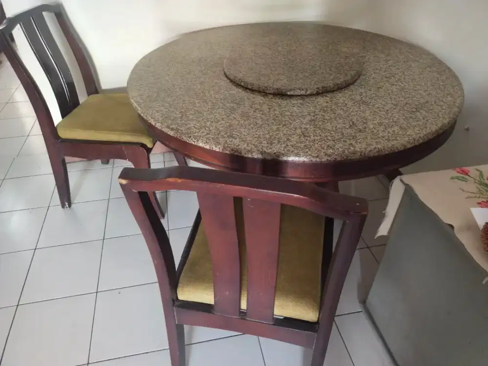 Dijual Meja Makan Marmer 1 set, 6 kursi