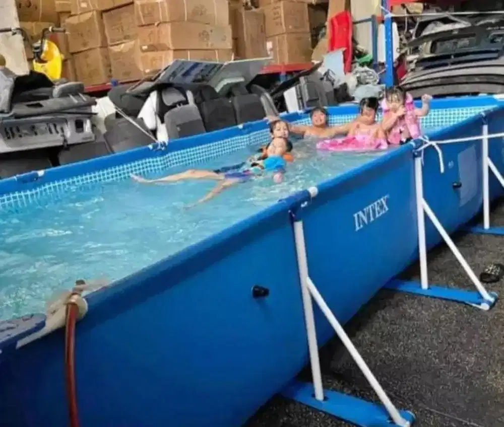 Kolam Renang Intex 4.5 Meter — Kondisi Bagus Jarang Pakai