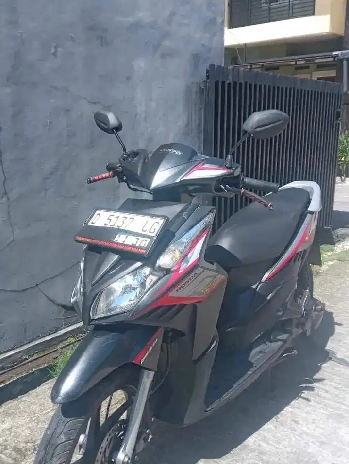 Dijual Motor pakai pribadi Vario Cbs 2010