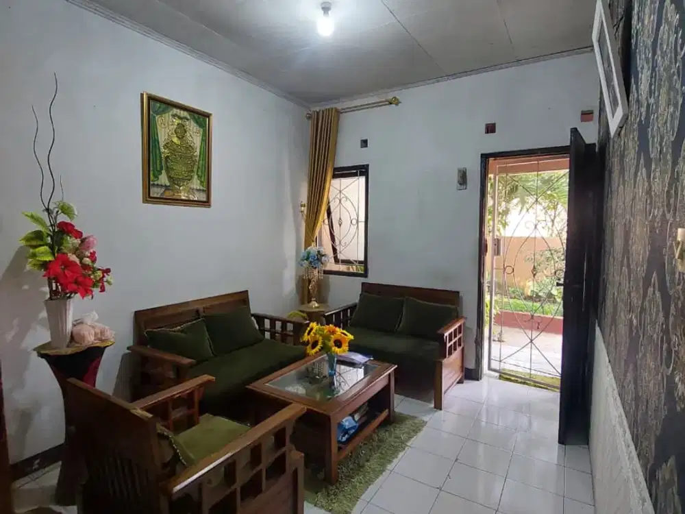Rumah Taman Rahayu Kondisi Terawat Minim Renov