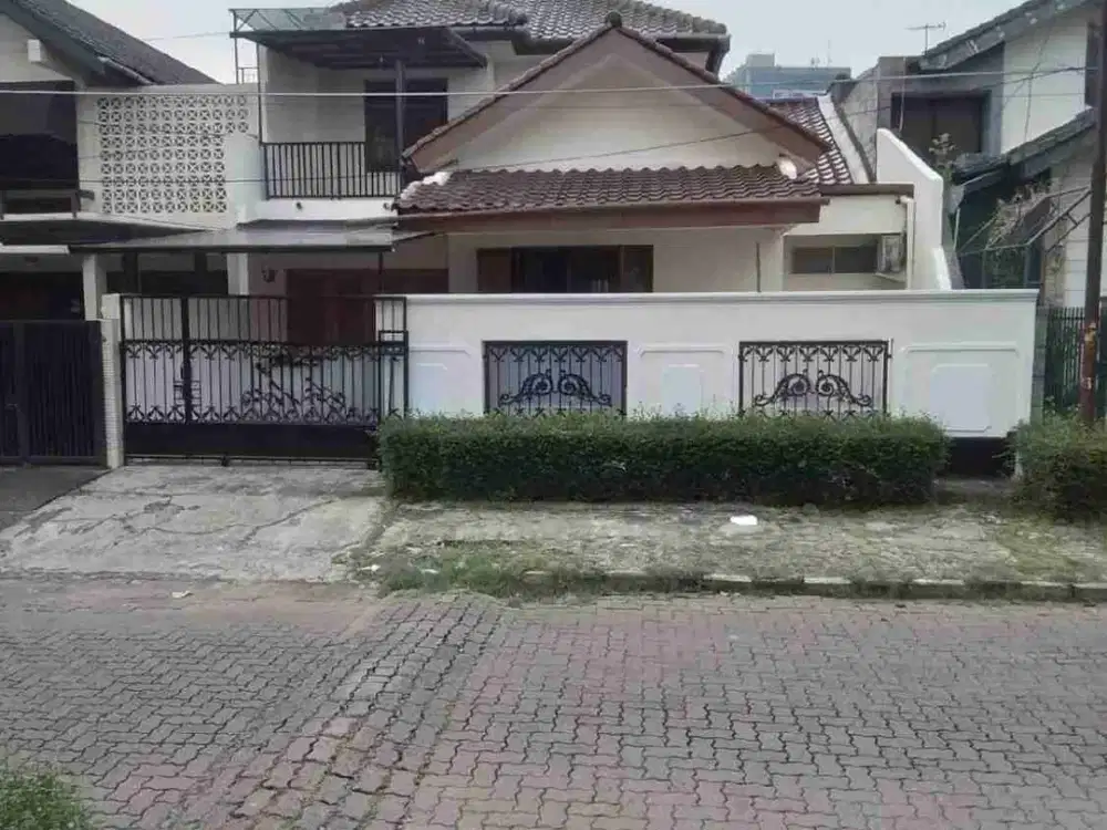 Rumah 1.5 Lantai Dalam Komplek Siap Huni di Lebak Bulus