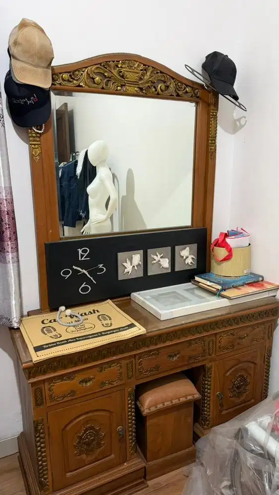 Meja Rias Kayu Jati