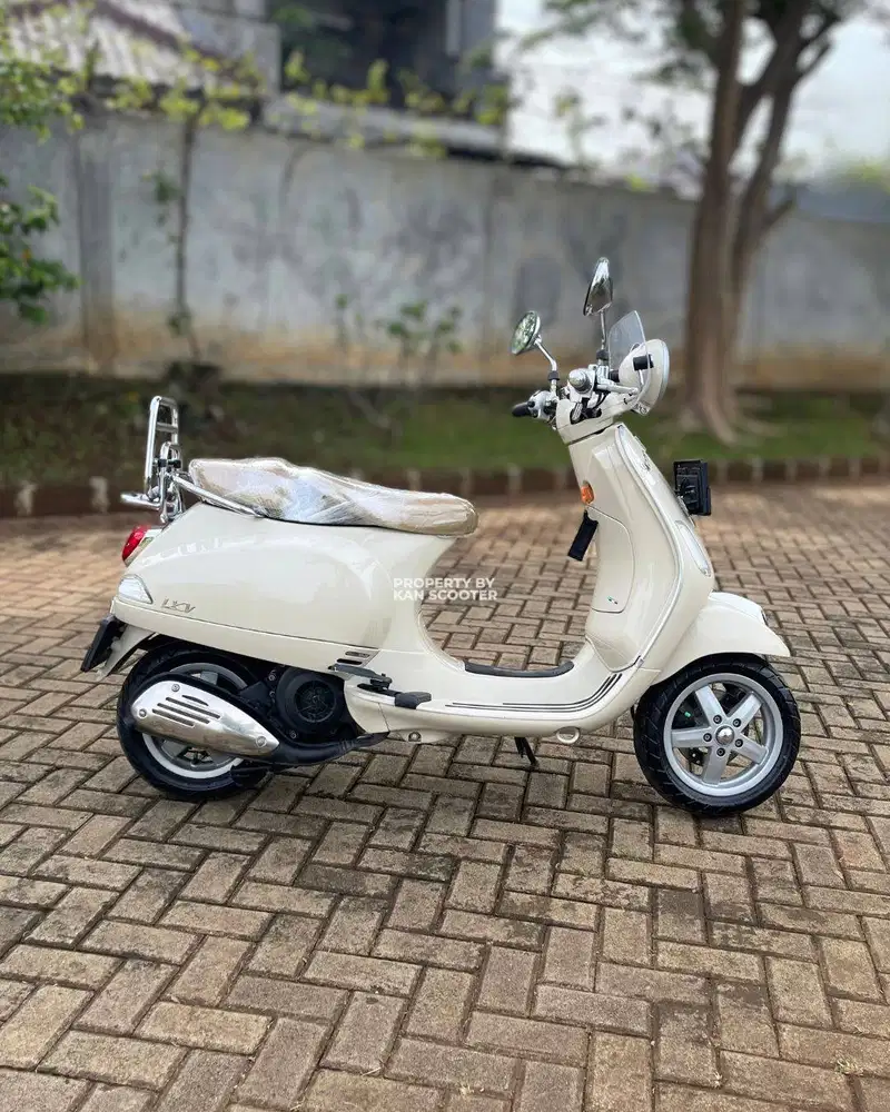 VESPA LXV 150 3V 2015 TERMURAH
