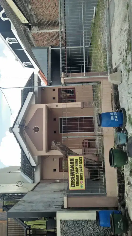 Disewakan rumah siap huni, jl emerald - bunder asri