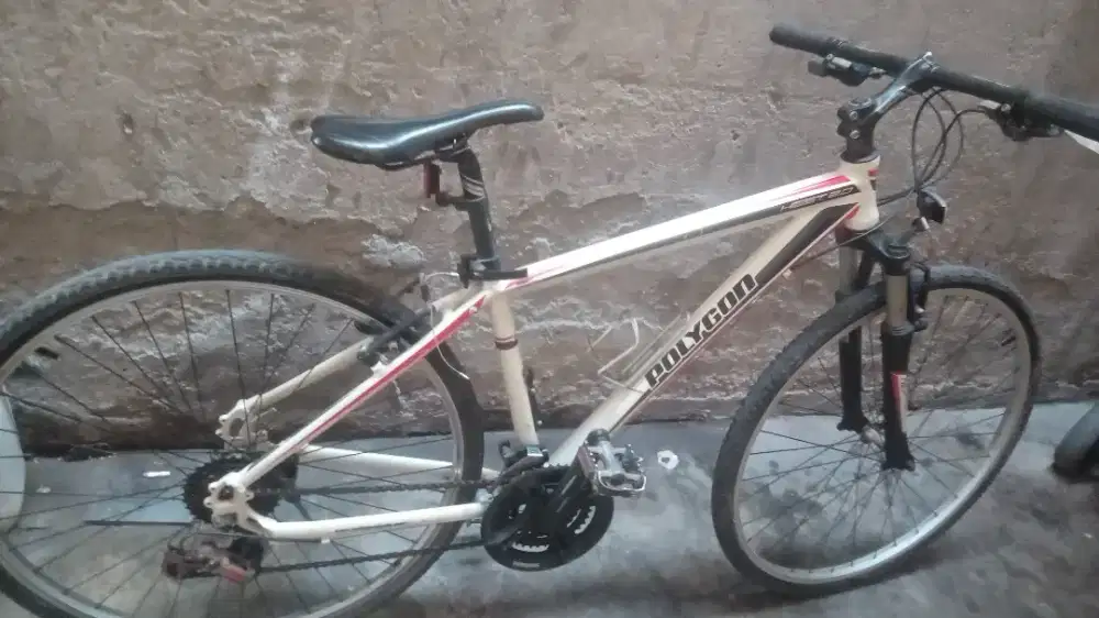 Sepeda merk polygon siap pakai.