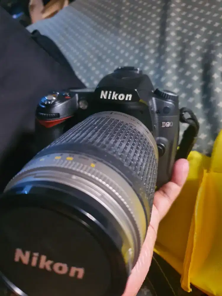 Nikon D90 + Lensa 70-300mm Lengkap | DSLR Murah Siap Pakai