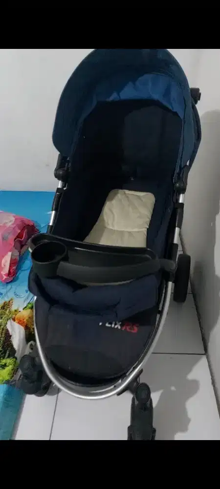 Stroller bayi dua bed
