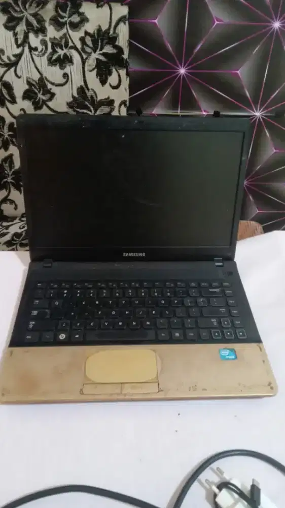 LAPTOP Samsung NP300E4A