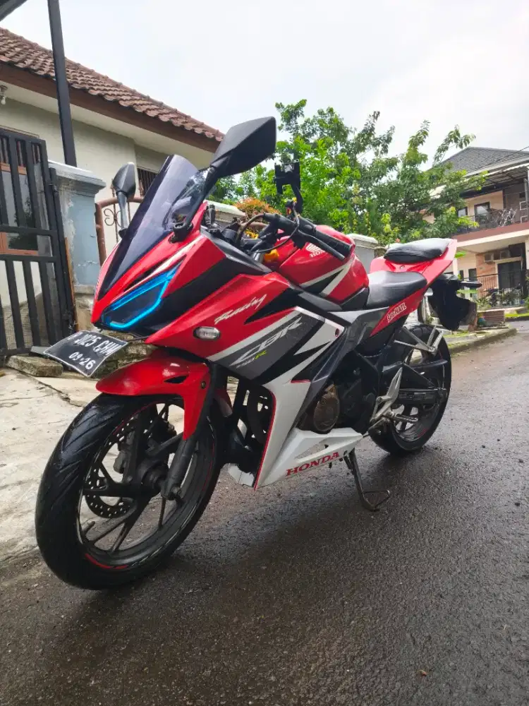 CBR150R 2018 RED
