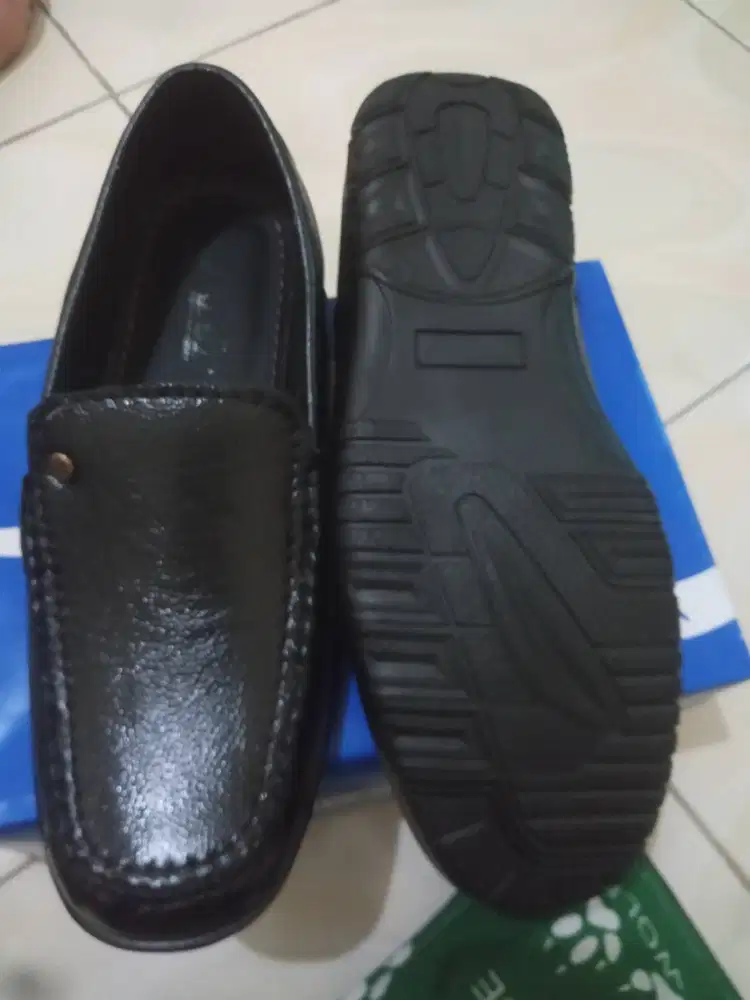 Sepatu pantopel