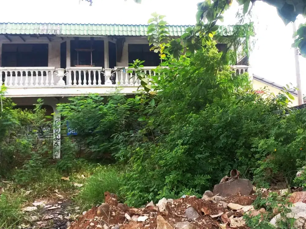 Tanah dan bangunan untuk Komersiil di Jalan Raya Puspitek