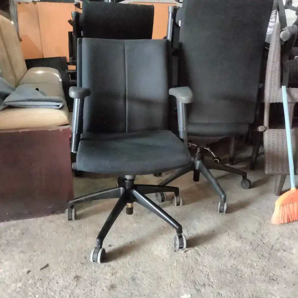 Kursi Kantor Staff hidrolik Merk INDOVICKERS Bekas Bagus Istimewa