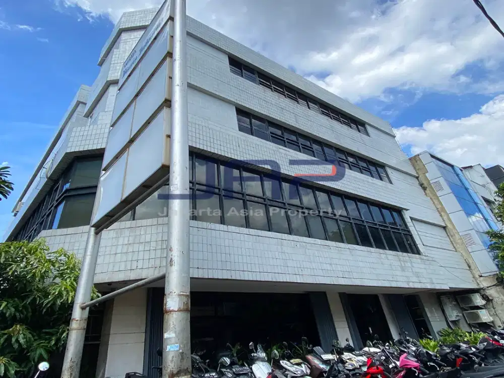 Kantor Area Tanah Abang di Wisma Bisnis Indoenesia Luas 172 Sqm Bare