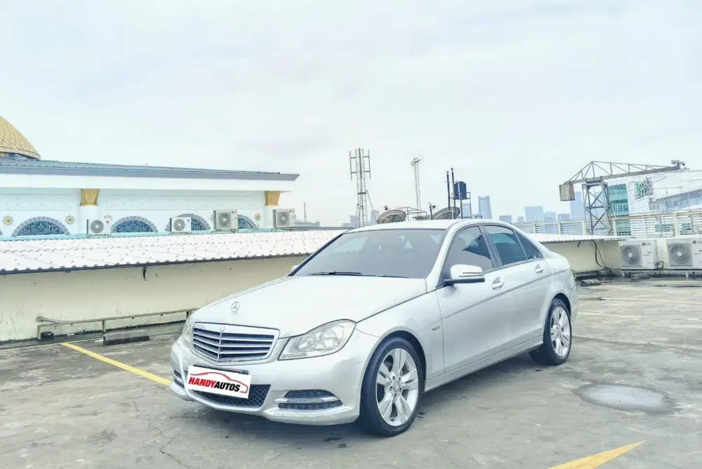 Mercedes Benz C200 Avantagrde Tahun 2013 Automatic Abu abu metalik