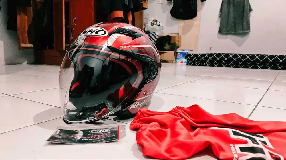 JUAL HELM MASIH BARU BELUM DIPAKE