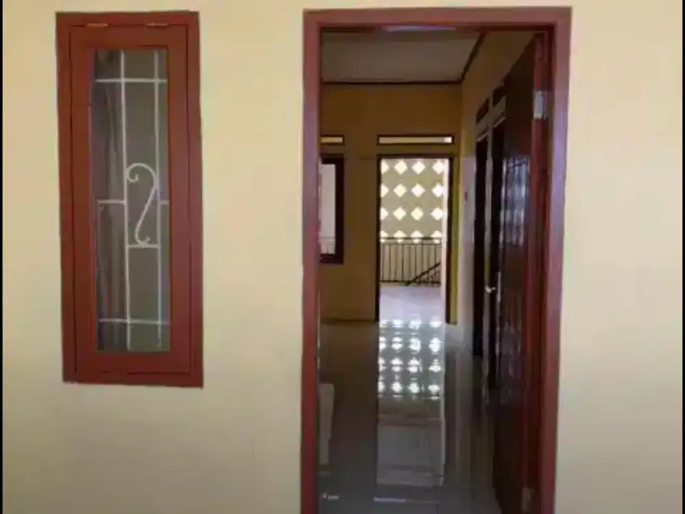 Disewakan Rumah 2 Lantai Siap Huni Dekat Univ Itenas ,Itbdan Unpad Lokasi di Tubagus Ismail Bandung