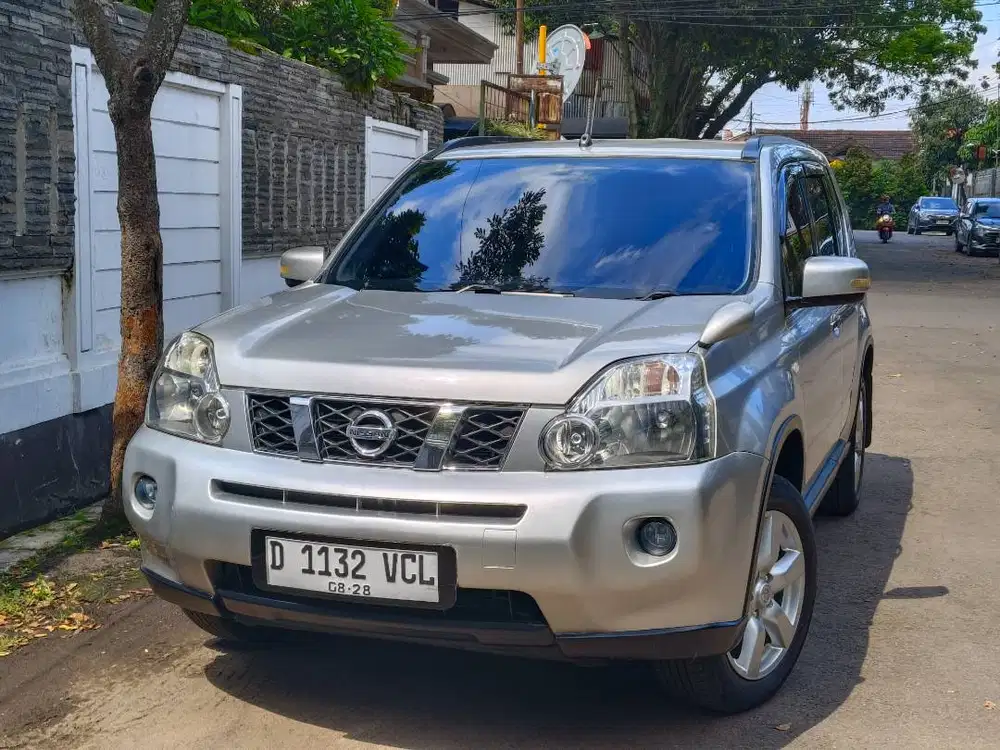 nissan xtrail ST 2.5 at matic 2009 silver mulus bandung