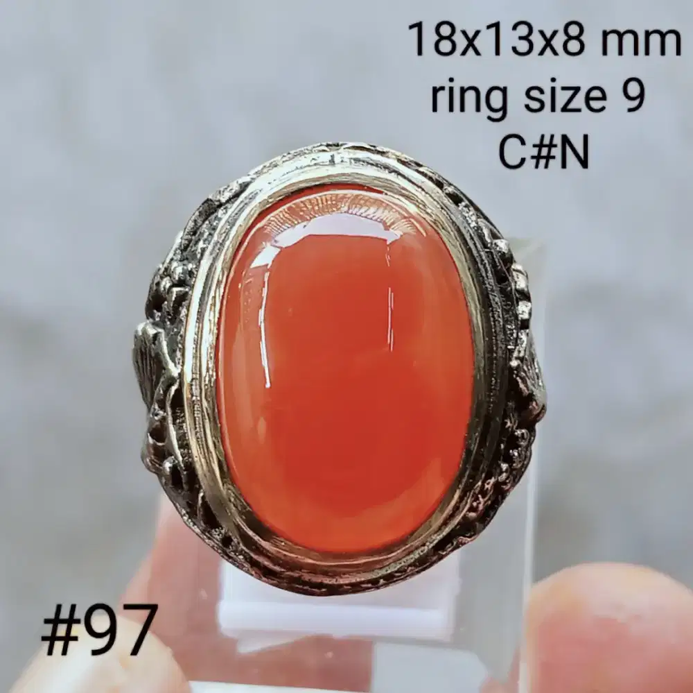 Batu natural motif angka 8 kristal