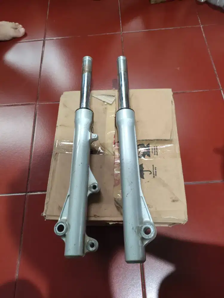 Shockbreaker Depan ORI Scoopy Donat/Ring 12 (Copotan Bawaan Dealer)
