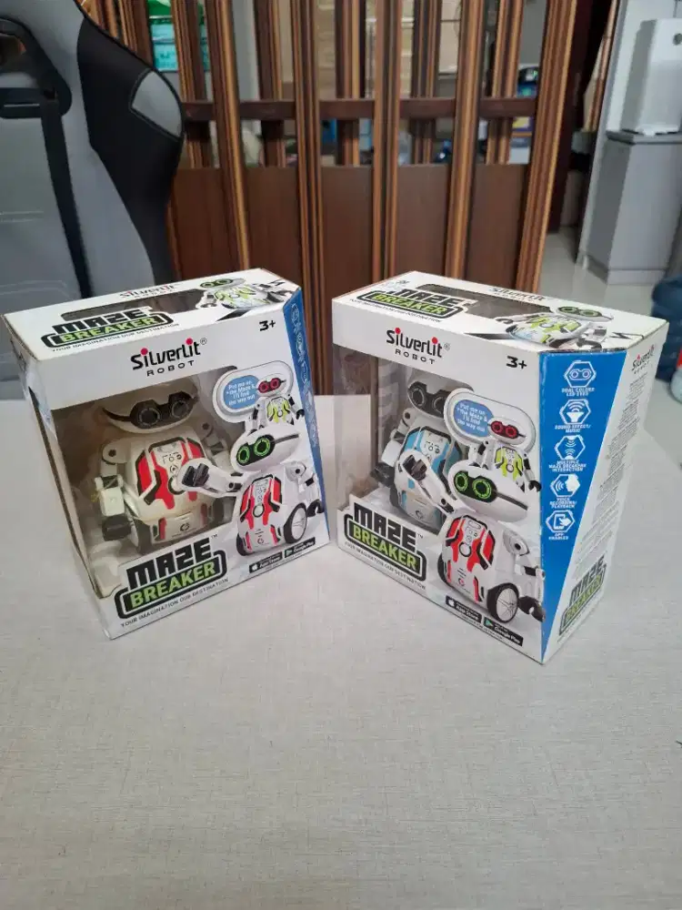 Mainan robot silverlit maze breaker