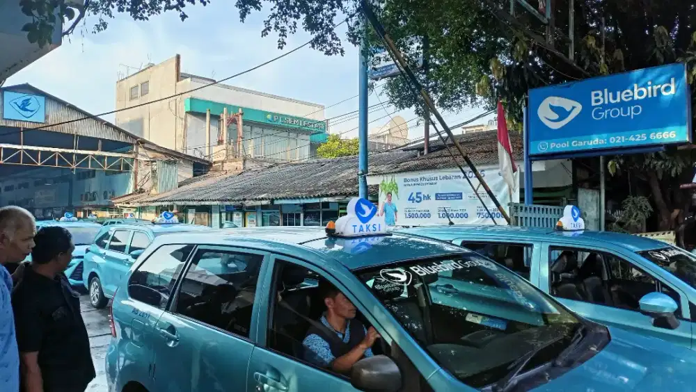Lowongan driver taxi