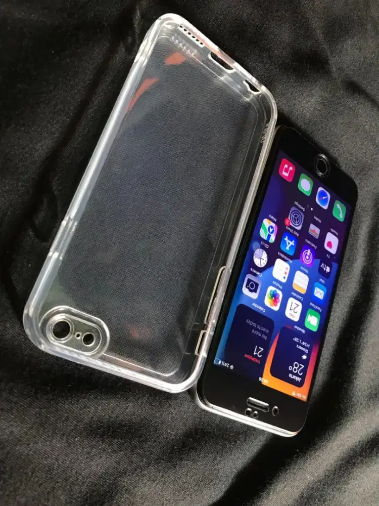 iPhone 6s ram 128 Gb wifi only kelengkapan  sesuai di foto  nego
