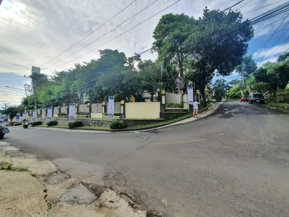 Tanah Pinggir Jalan Utama, Area Strategis untuk Guest House dan Kost