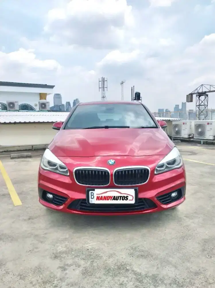 BMW 218i Tahun 2015 Automatic Merah Metalik