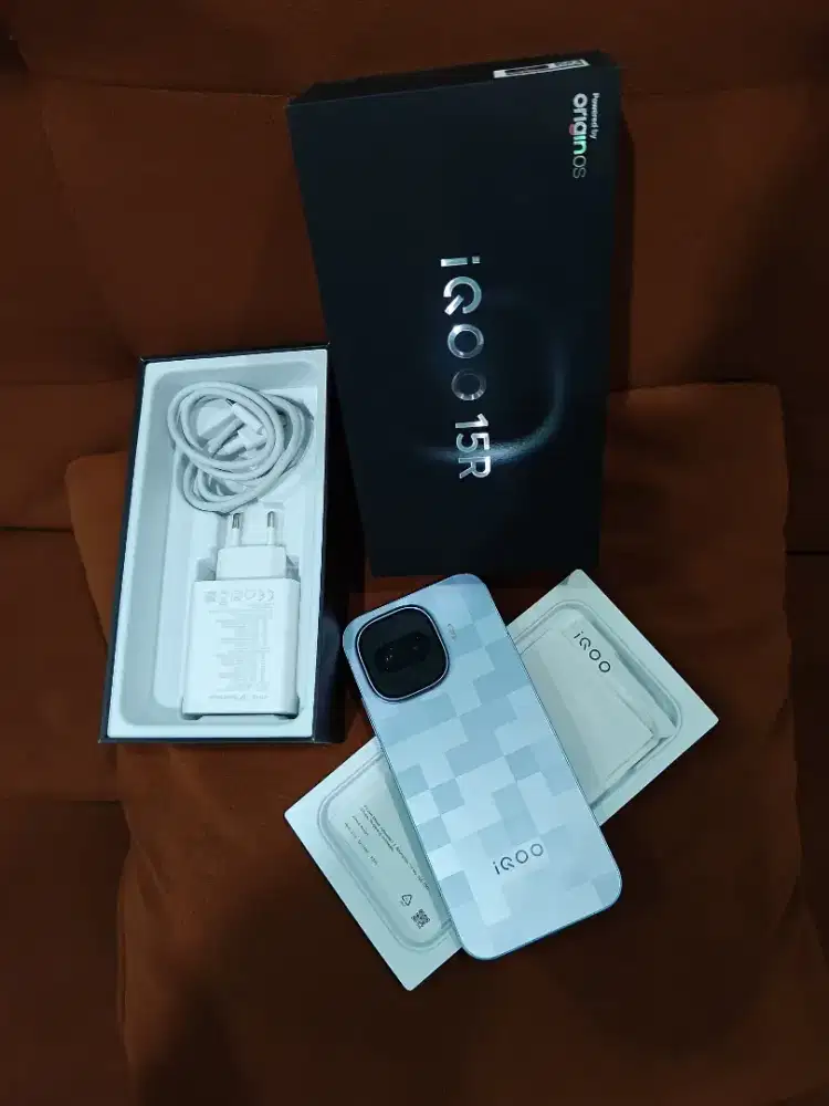 Vivo IQOO 15R 5G ram 12 internal 512 fulset ori Resmi