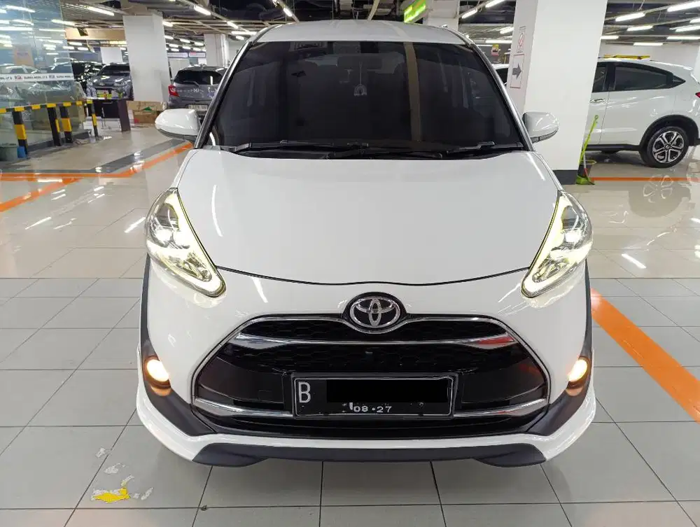 DP 15 juta Toyota Sienta Q 1.5 AT Tahun 2017/2018