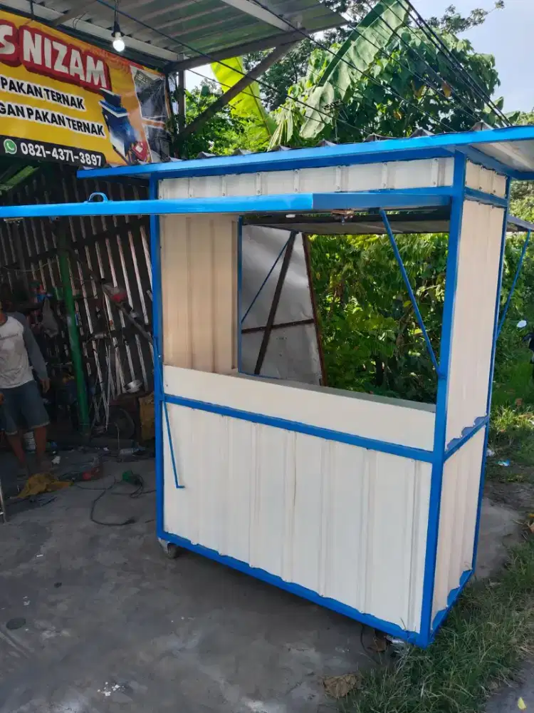 Pembuatan rombongan/kontainer
