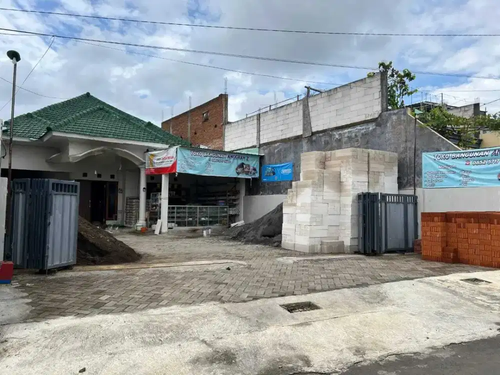 Strategis! Rumah Plus Toko Material Karangplos
