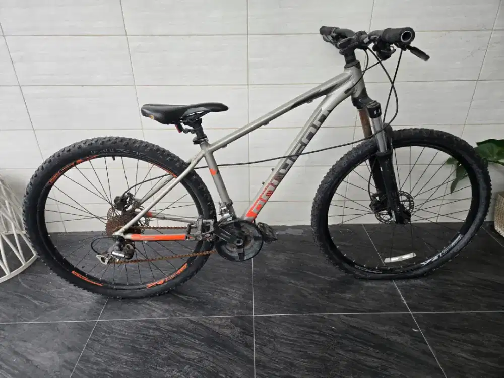 Sepeda Polygon Premier