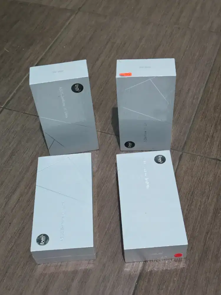 Asus Zenfone 11 Ultra 5G ram 16 internal 512 Baru segel ya