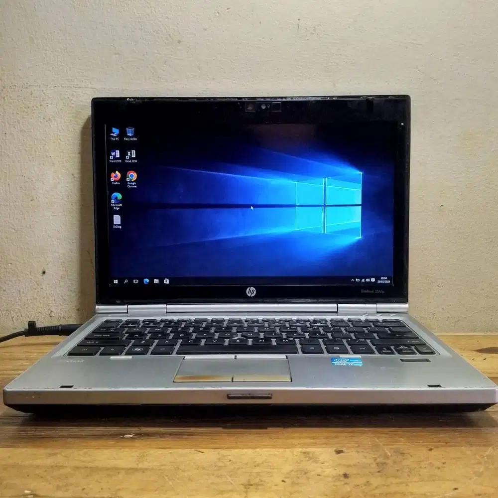 HP Elitebook 2560s core i7-2620M Ram 4 GB HDD 320 GB MINUS