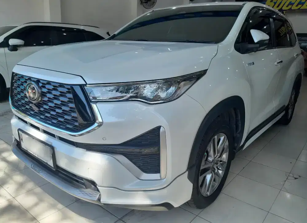 Toyota Innova Zenix Q Hybrid 2023 Putih Automatic