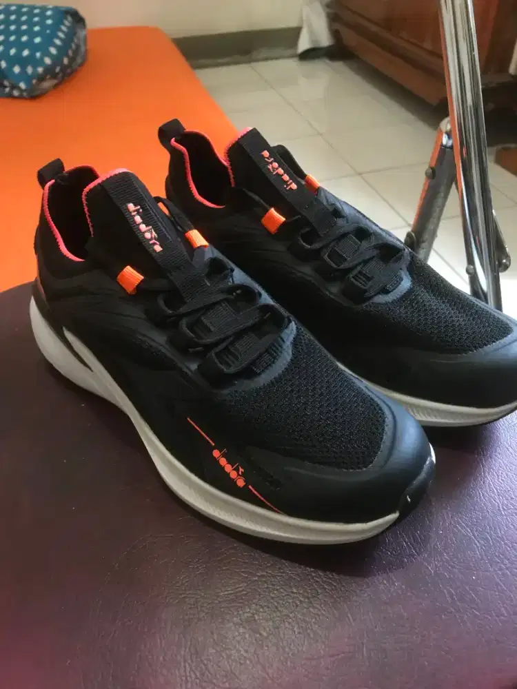 Sepatu diadora size 41
