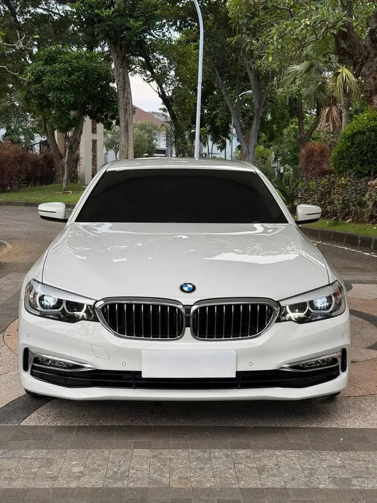 BMW 520i G30 2018 Putih White 2017 2019 BMW 520i G30 Surabaya
