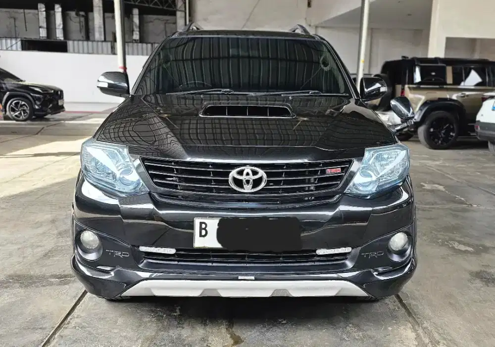 Toyota Fortuner 2.5 G Diesel AT Matic 2013 Hitam Mulus Siap Pakai