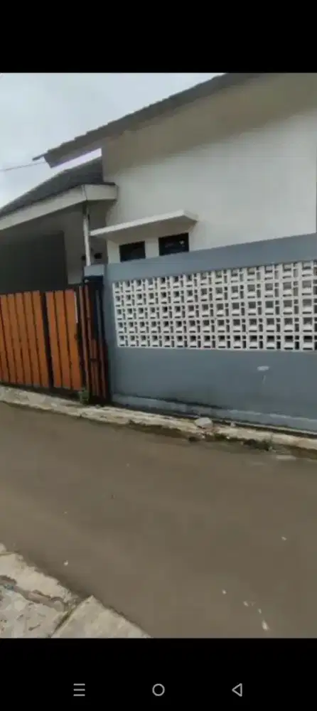 Dijual rumah sangat strategis