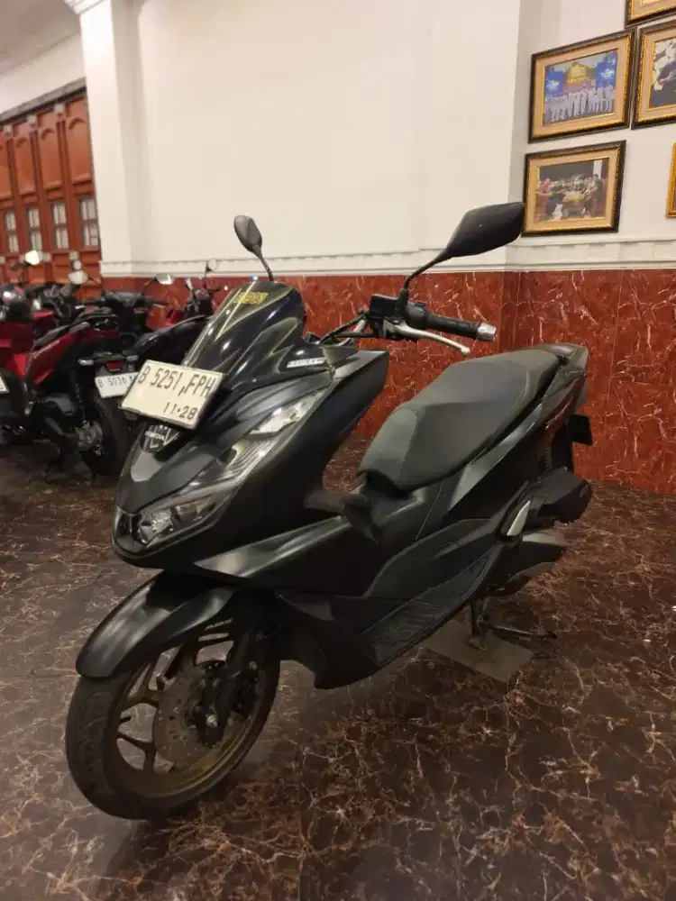 DP 1JT HONDA PCX 160ABS TH 2023 KM.15RB MESIN ADEM GARANSI BISA COD