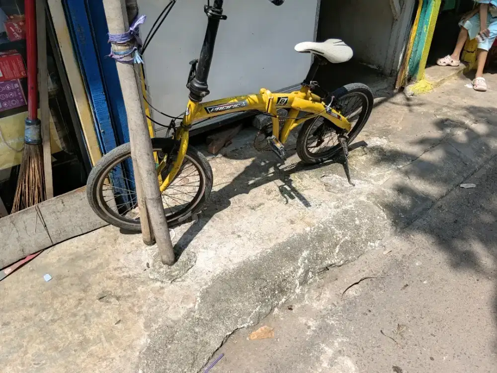 Sepda lipat pacific repaint 20 inch yellow black pacific kuning hitam