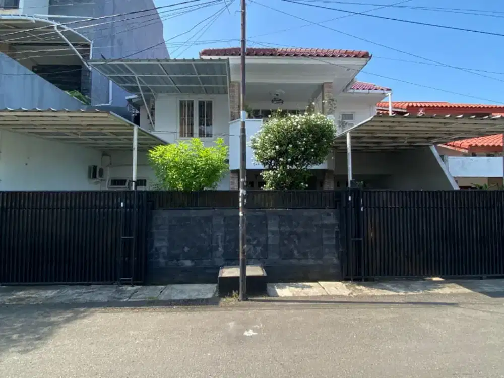 RUMAH BAGUS ASRI DALAM KOMPLEK TENANG STRATEGIS di KAYU PUTIH JAKARTA TIMUR