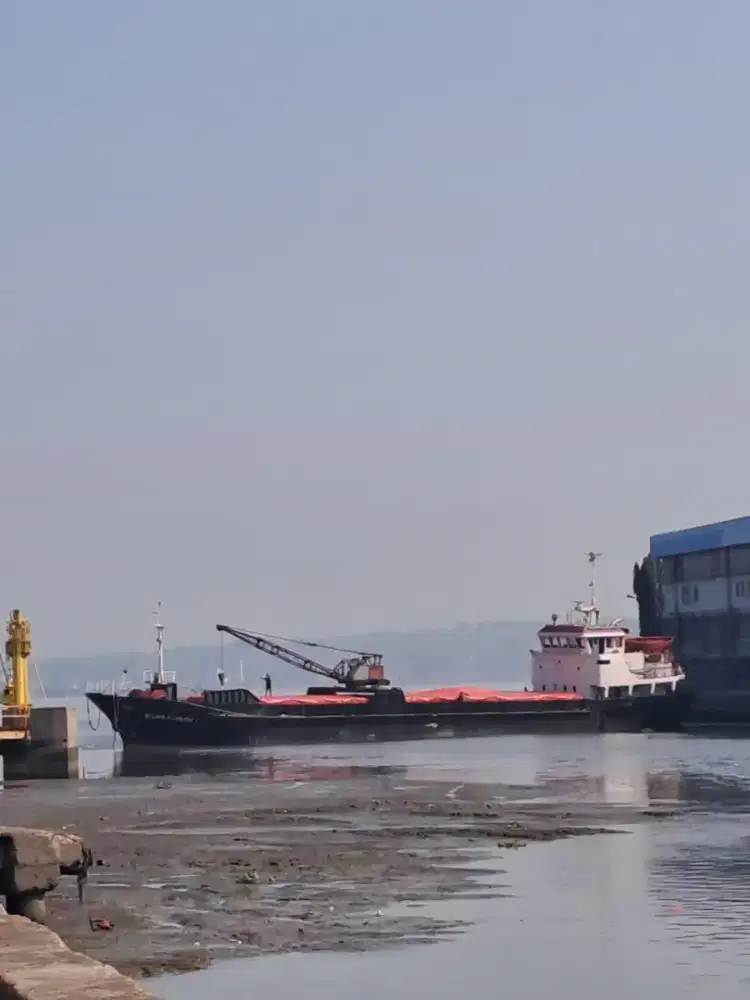 Di jual kapal cargo 1000 dwt tahun 1990