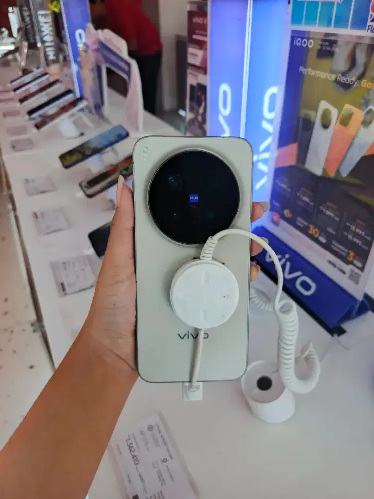 STOK TERBATAS VIVO X300 PRO BISA CICILAN DAN TUKAR TAMBAH