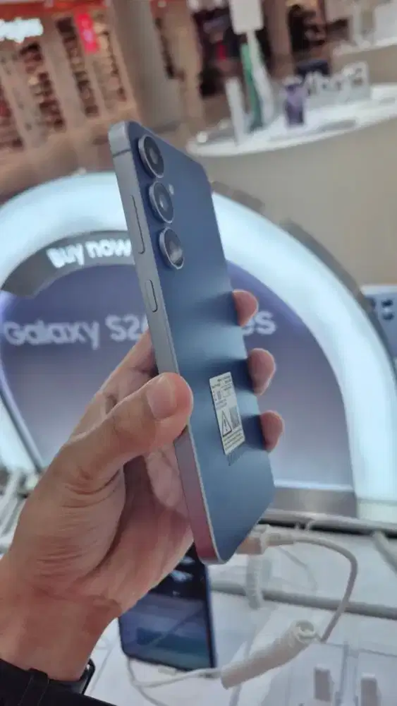SAMSUNG  S25 FE
