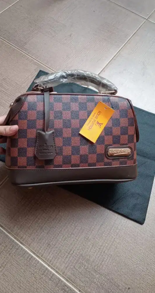 Tas Selempang / Handbag Wanita Motif Damier Cokelat - New!