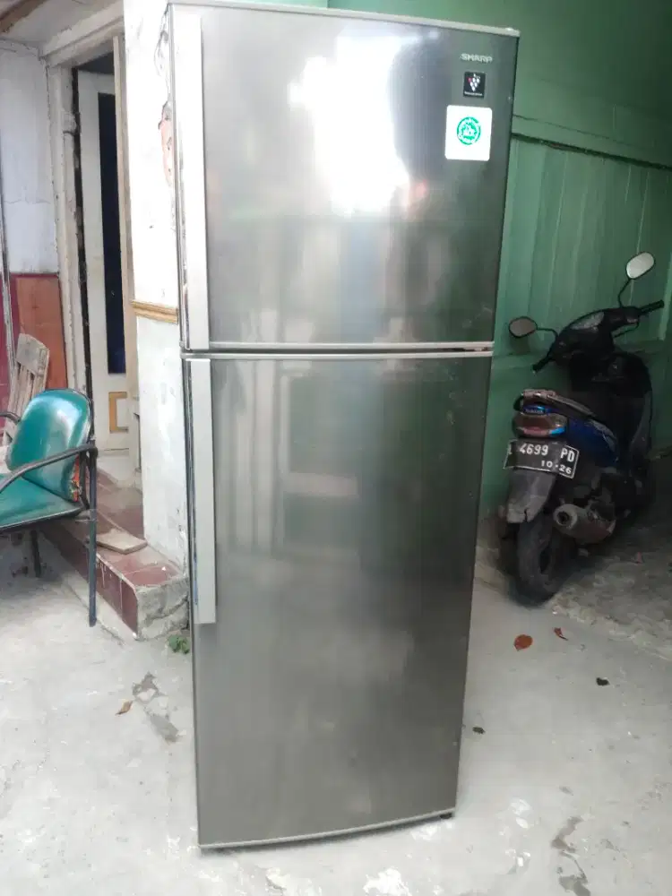 Kulkas sharp jumbo 2 pintu normal bergaransi