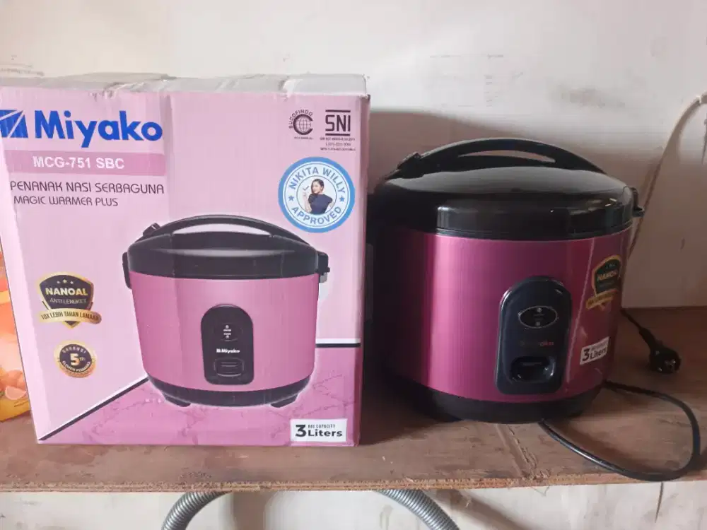RICE COOKER MIYAKO 3 LITER ANTI LENGKET