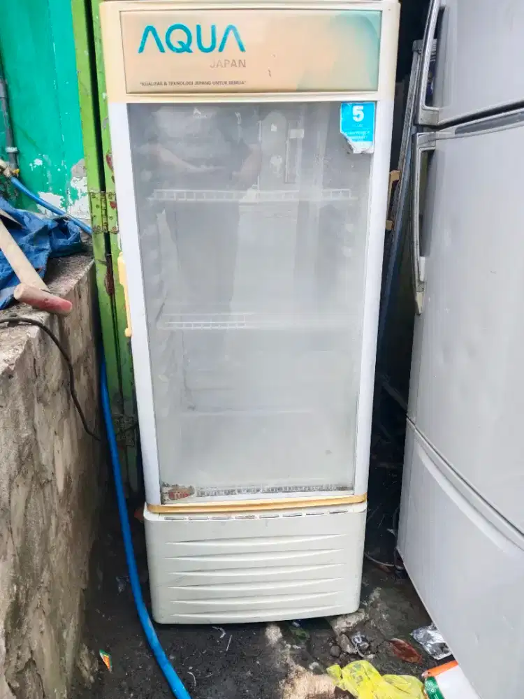 Showcase aqua normal dingin orisinilan siap pakai